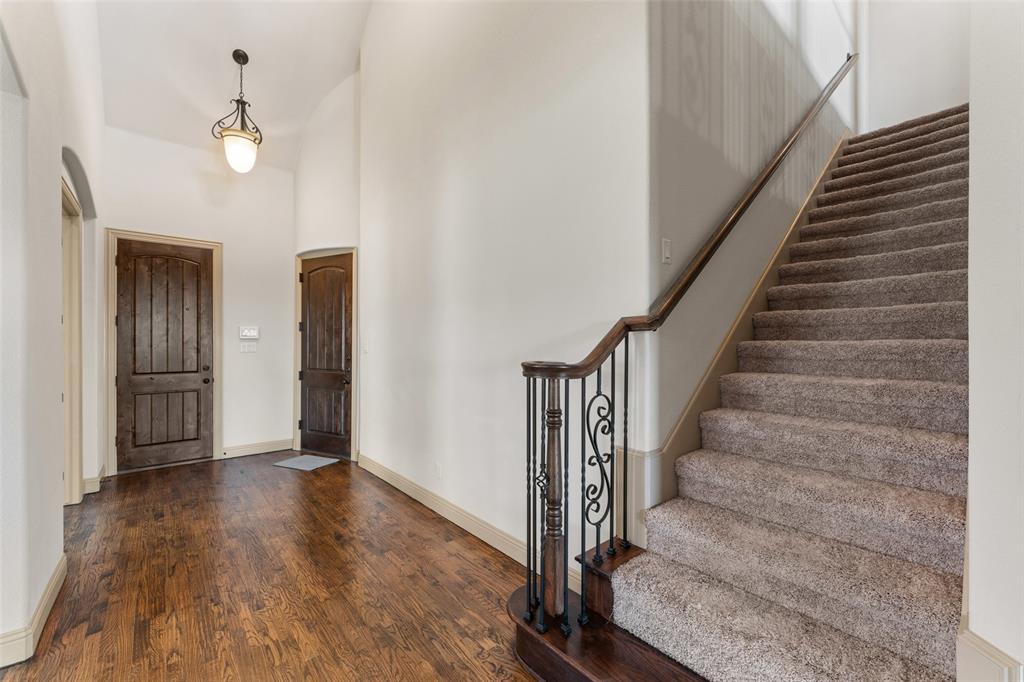 647 Gillon Way
