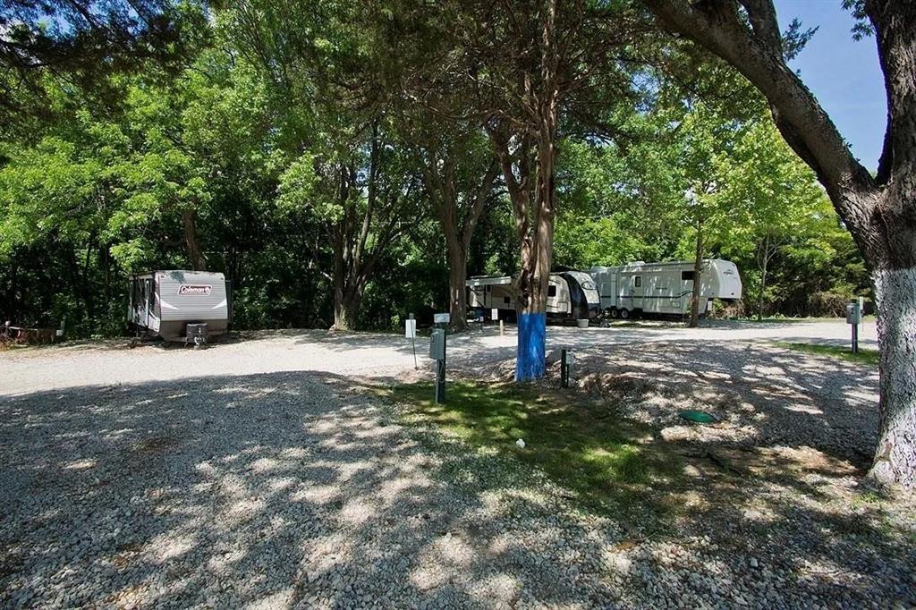 6852 Farm to market 546