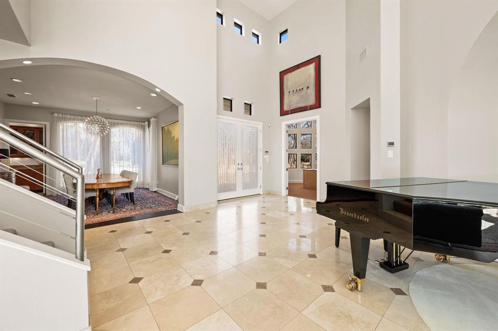 1402 Thetford Court