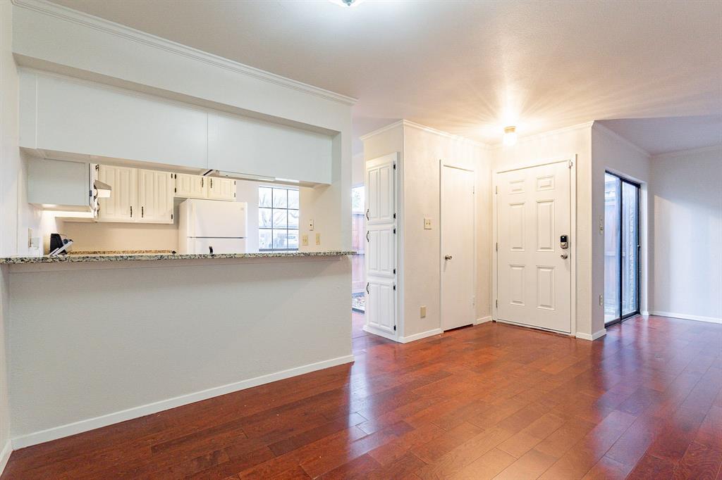 333 Melrose Drive Apt 2C