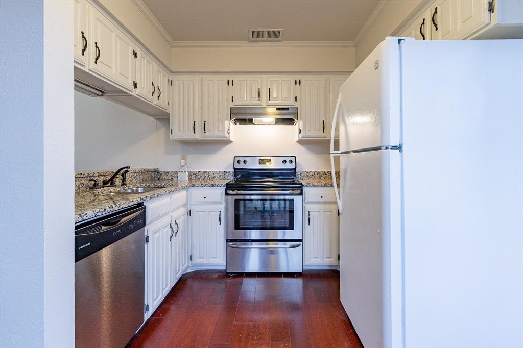 333 Melrose Drive Apt 2C