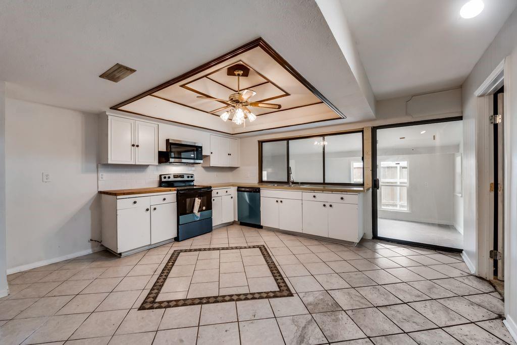 Arapaho East 01 Rev - Residential Lease