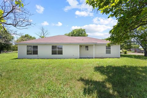 1210 E FM 902 Howe TX 75459