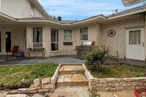 Tiny photo for 6413 Ridglea Crest Dr DR, Fort Worth, TX 76116 (MLS # 21268078)