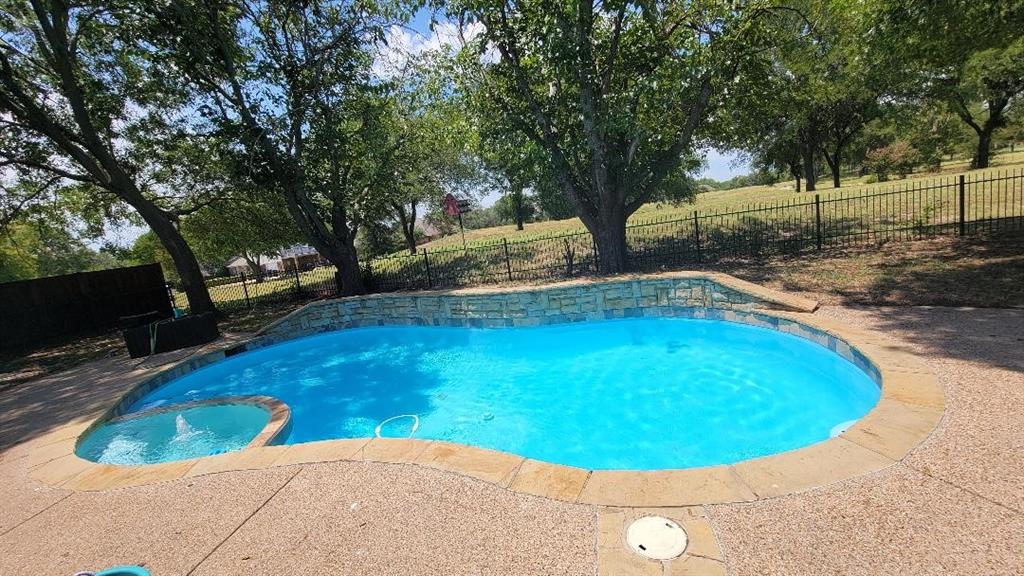 LOST CREEK - Residential