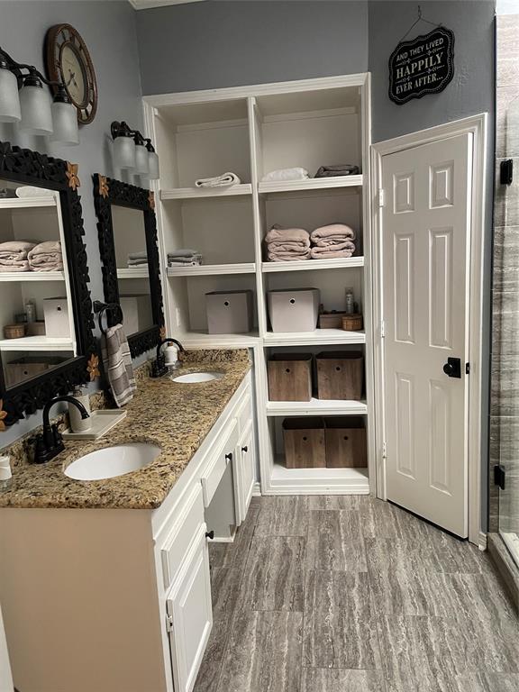 LOST CREEK - Residential