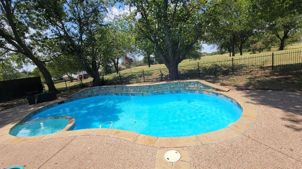 LOST CREEK - Residential