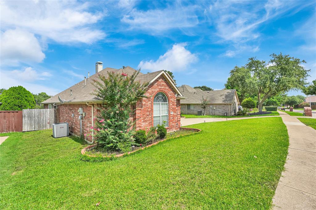 4513 Fairlake Drive