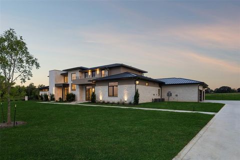 Tiny photo for 1118 Vera Court, Bartonville, TX 76226 (MLS # 21036286)