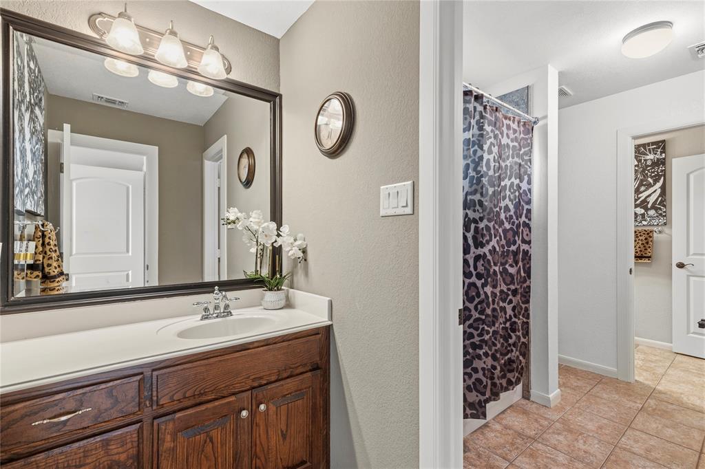 Whispering Oaks Nrh - Residential