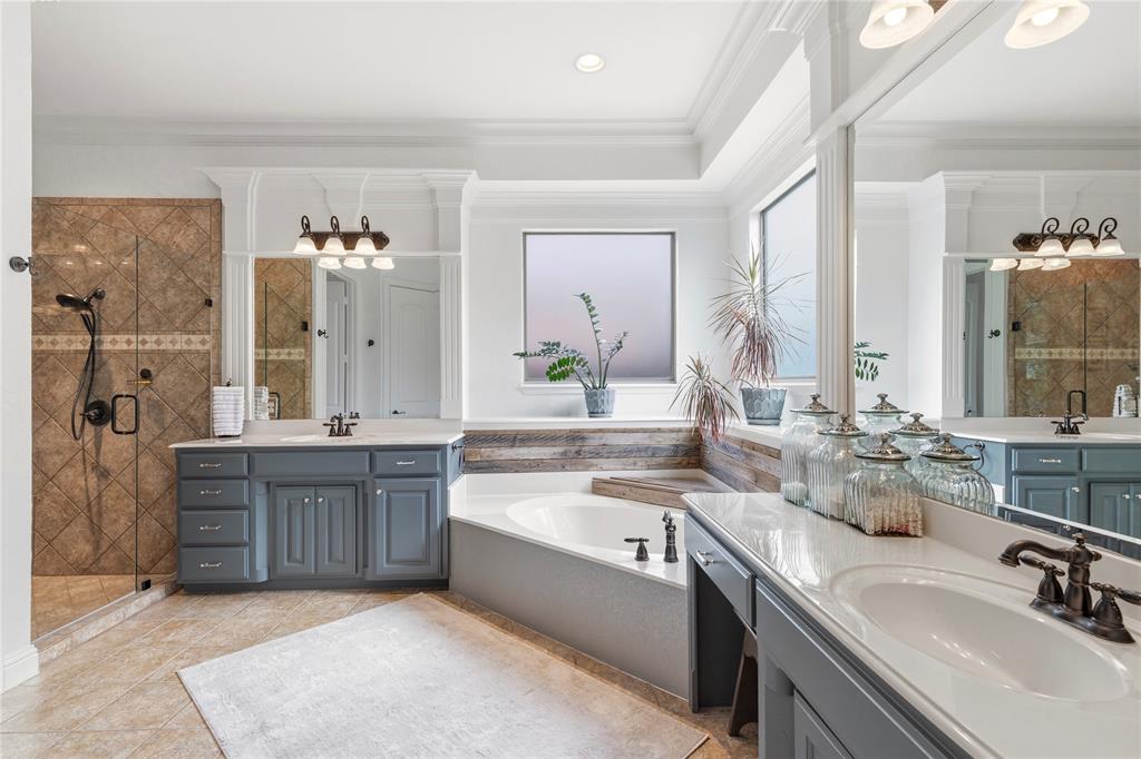 Whispering Oaks Nrh - Residential