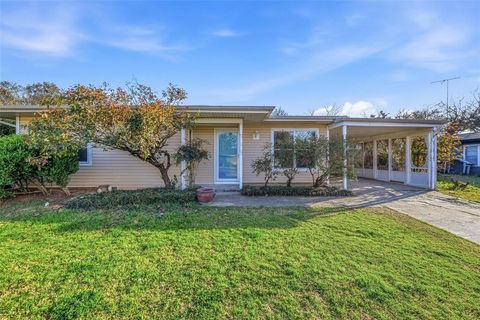 Tiny photo for 1512 Edison Avenue, Bridgeport, TX 76426 (MLS # 21197598)