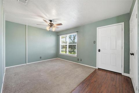 Tiny photo for 1512 Edison Avenue, Bridgeport, TX 76426 (MLS # 21197598)