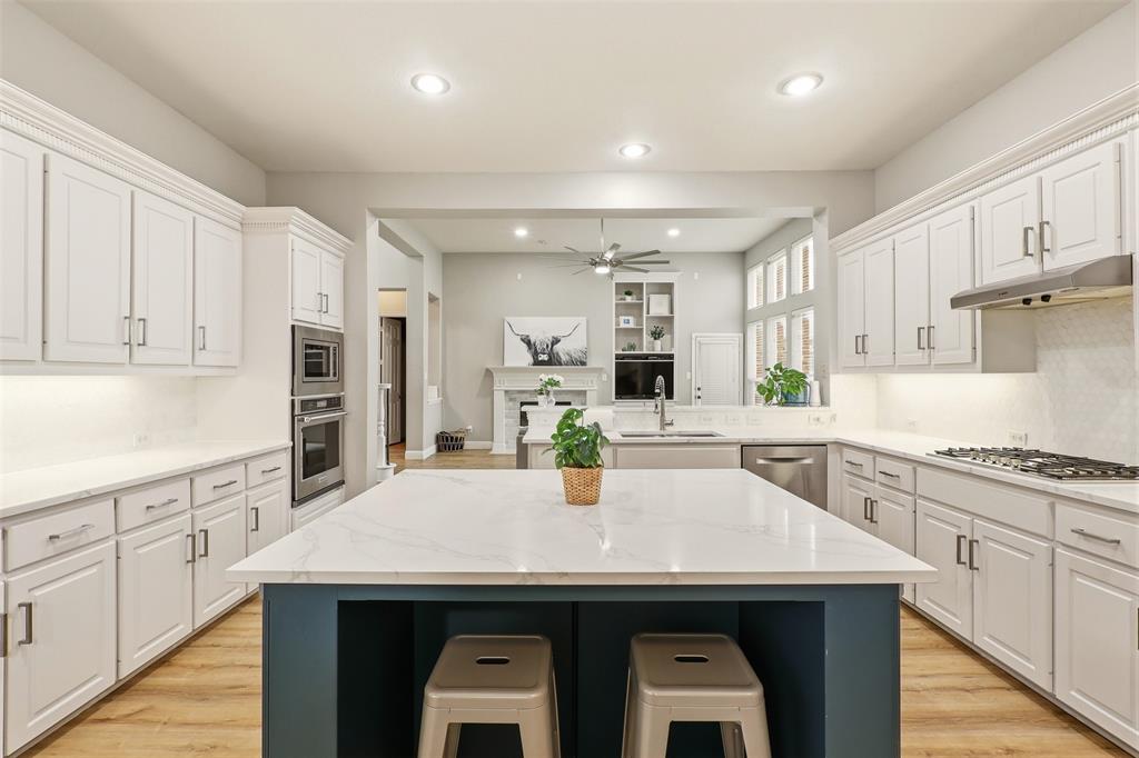 2370 Sleepy Hollow Trail