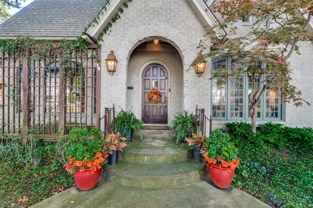 4537 Belclaire Avenue