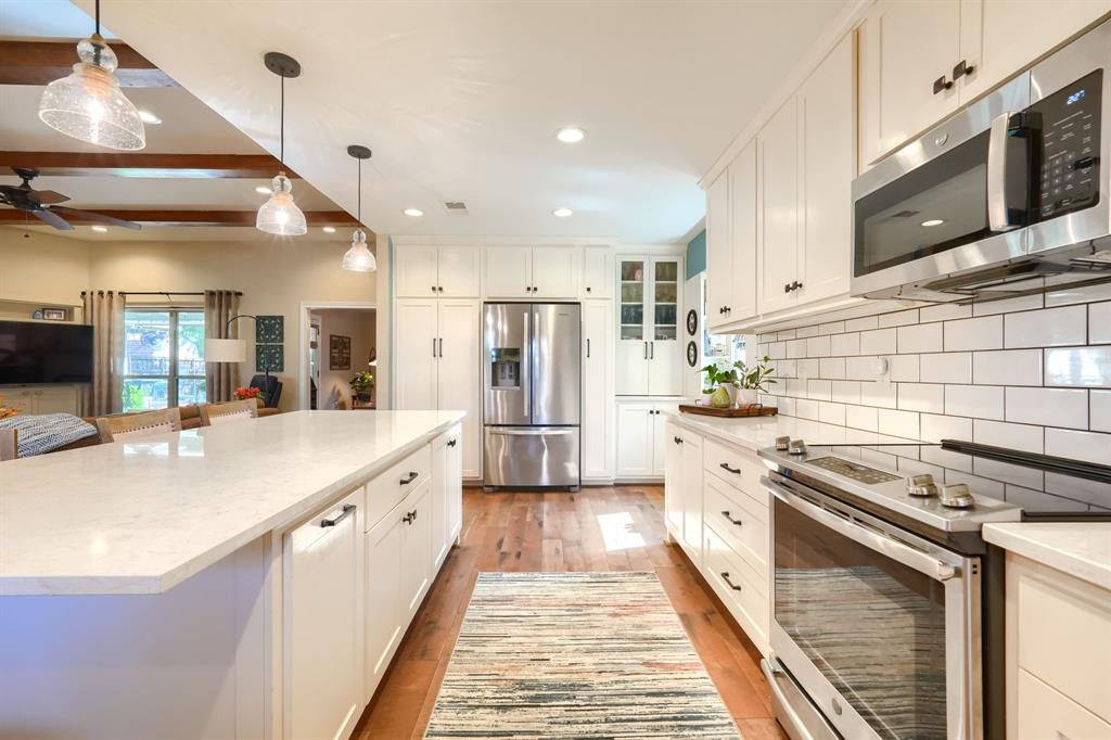 602 Country View Lane