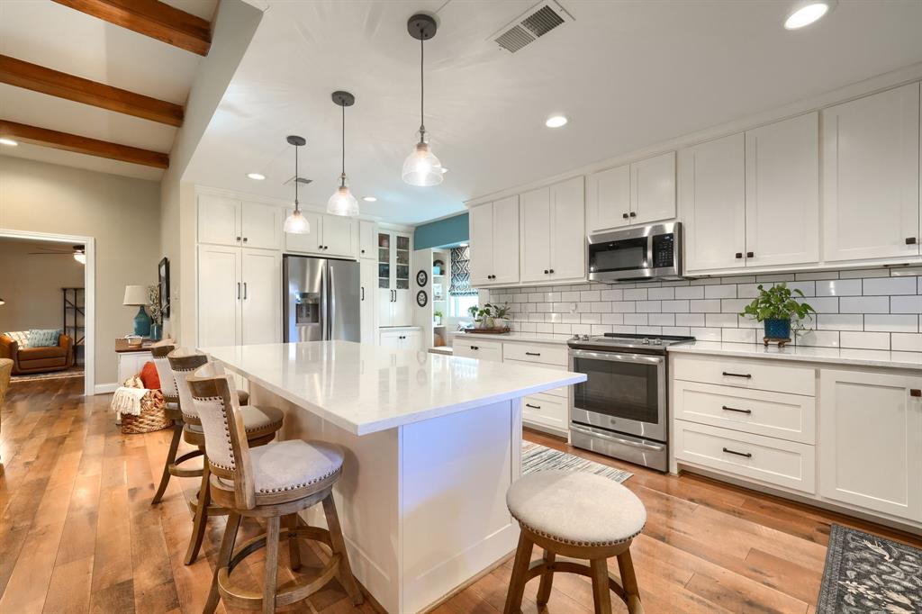 602 Country View Lane