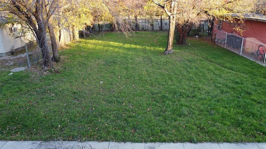 Lot of potential on this Vacant Lot, almost 6500 SF ready for a homebuilder or homeowner. Don't miss the opportunity to build on this land. 
Close to 287, 820, I-20, Downtown Fort Worth, Arlington , Restaurants, and more just minutes away. Walking distance to Cobb Park (trails, play ground, fields, and more). If survey is required, it will be a buyer expense. Water and Sewer available at the lot.