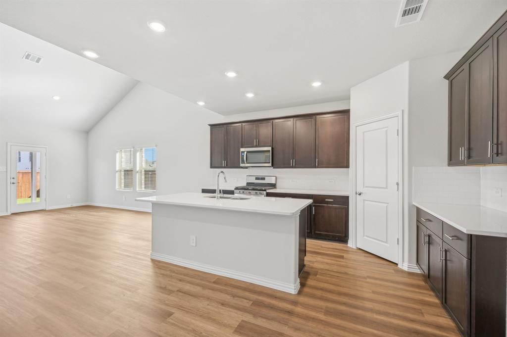 2219 Lone Star Lane