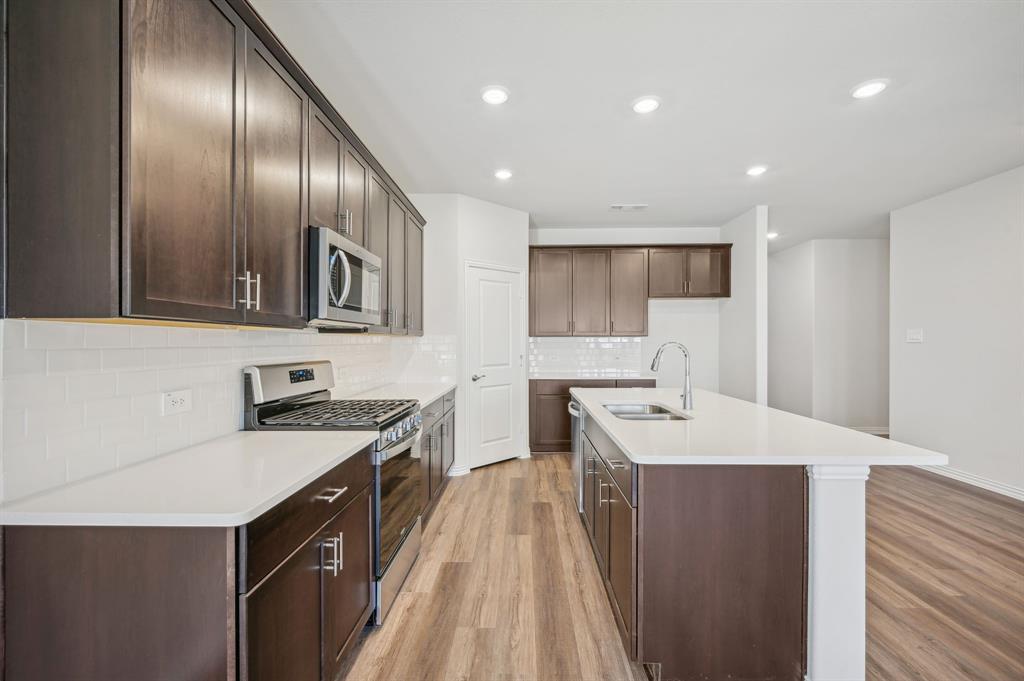 2219 Lone Star Lane