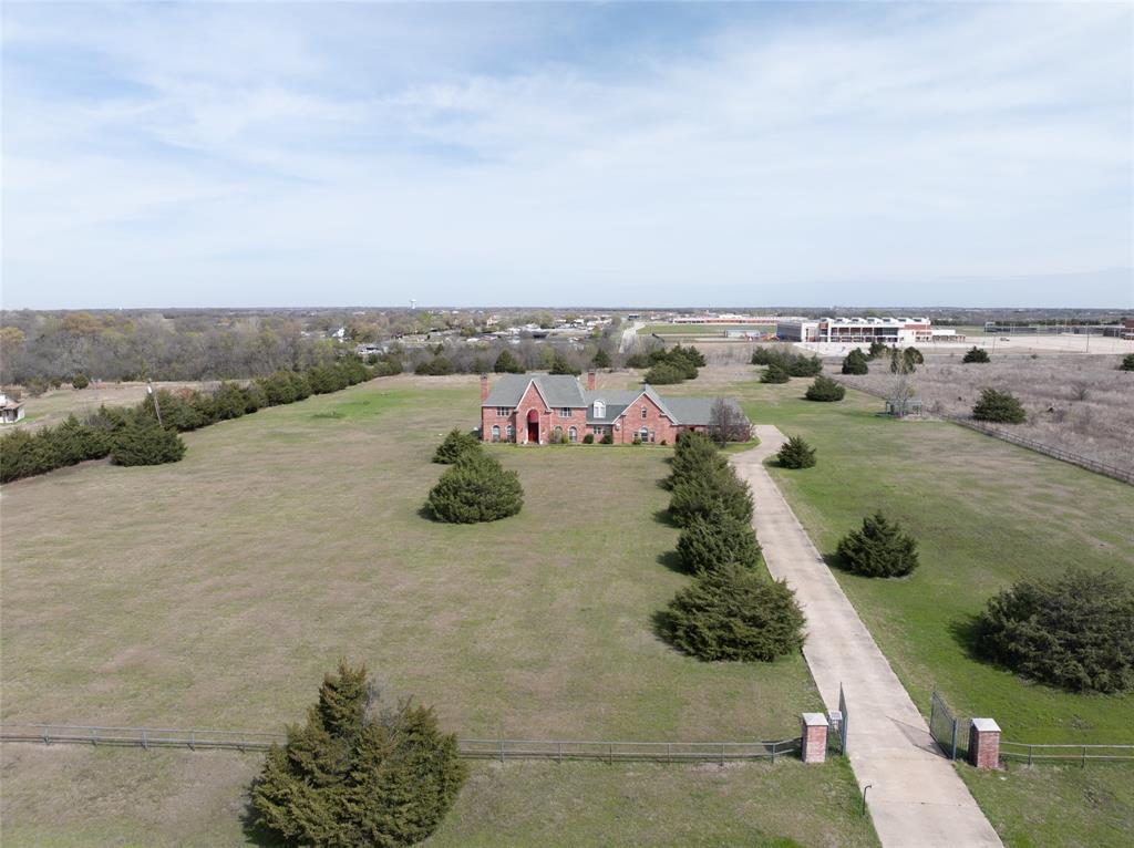 9077 Lakeridge Drive