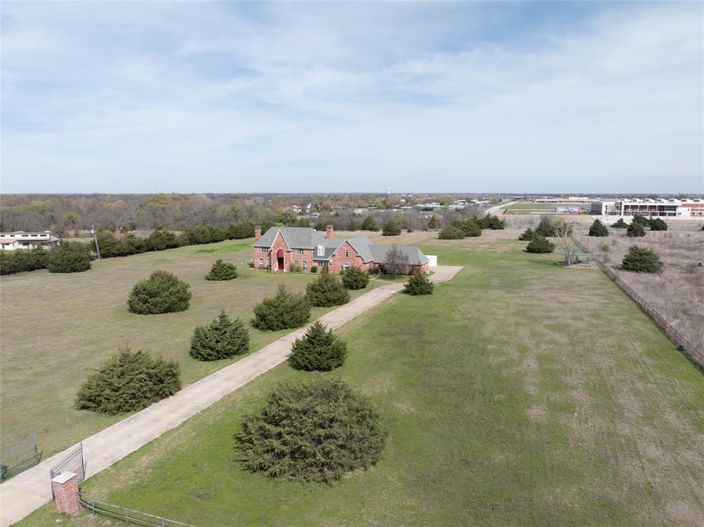 9077 Lakeridge Drive