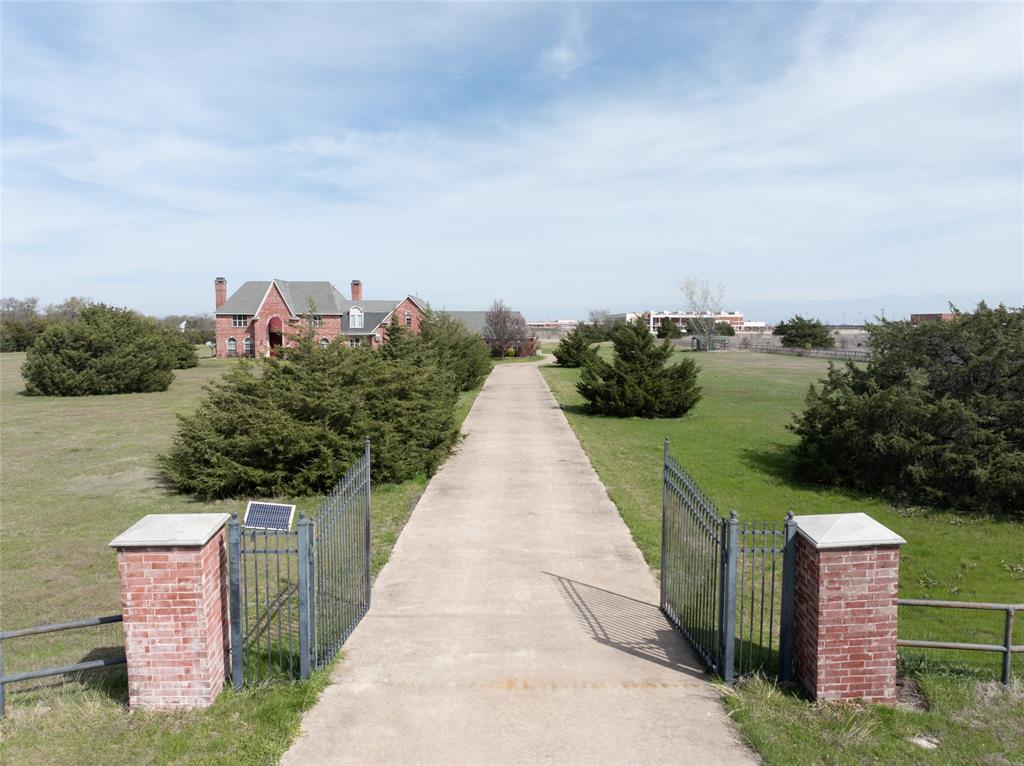 9077 Lakeridge Drive