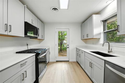 Photo of 1308 Dartmouth Place, Denton, TX 76201 (MLS # 21173017)