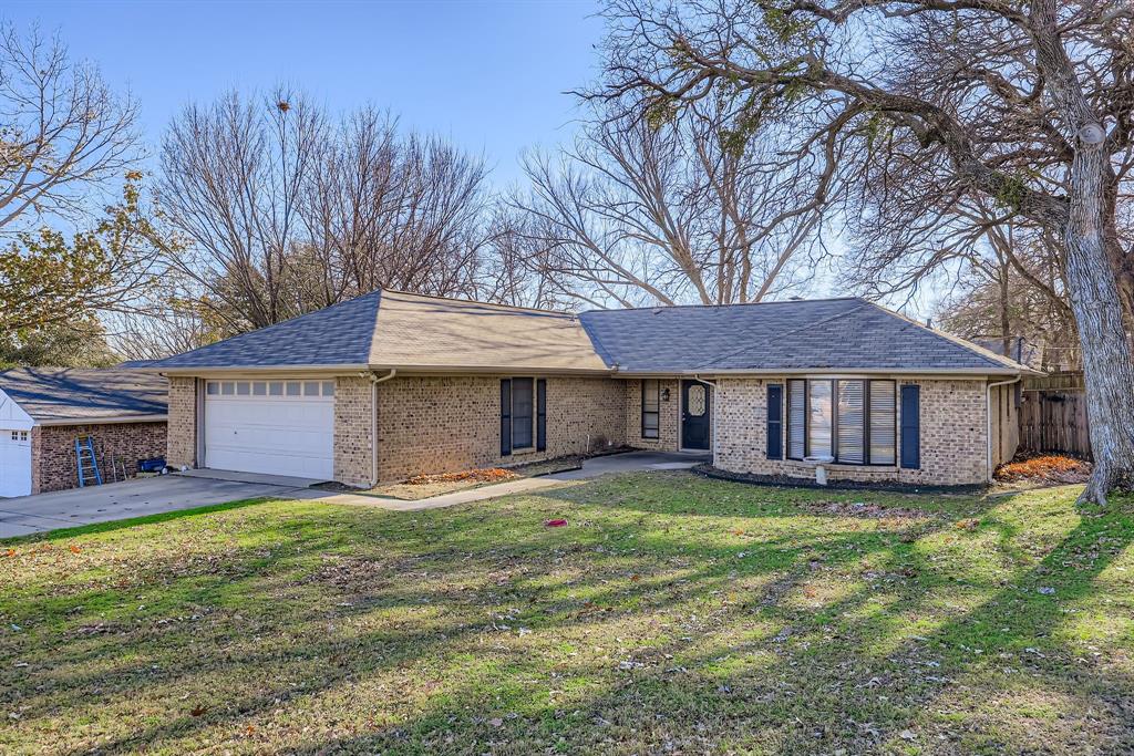 116 NE Alsbury Boulevard