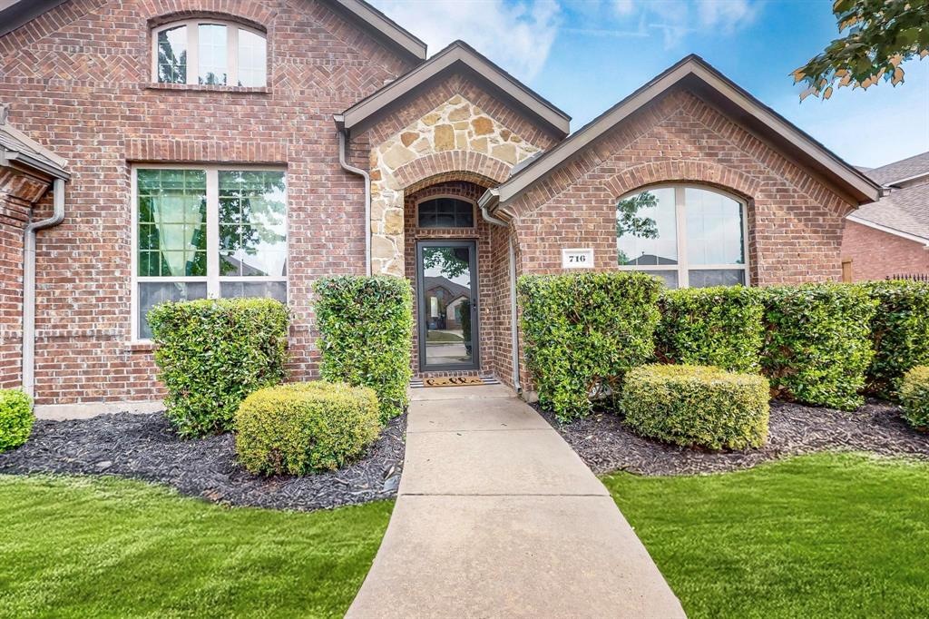 716 Saddlebrook