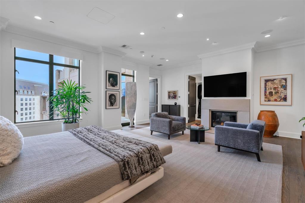 Residences Condo In Uptown - Residential