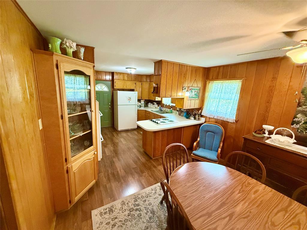 2152 E State Highway 56
