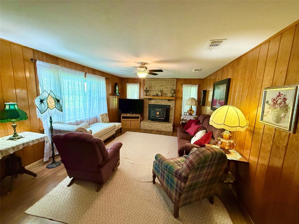 2152 E State Highway 56