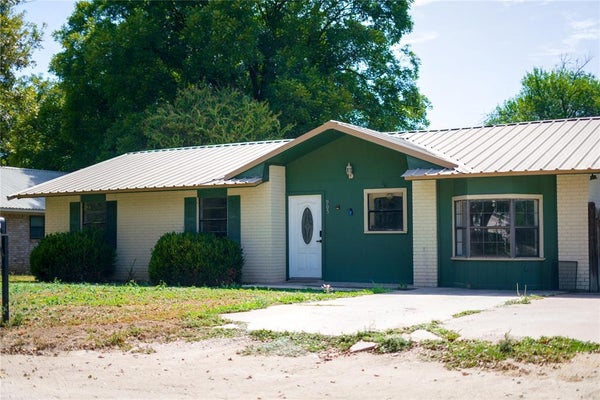 905 N 9TH ST, SAN SABA, TX 76877 - Image a46e830463ebbc77f88c578dceb3cc39/2644977929