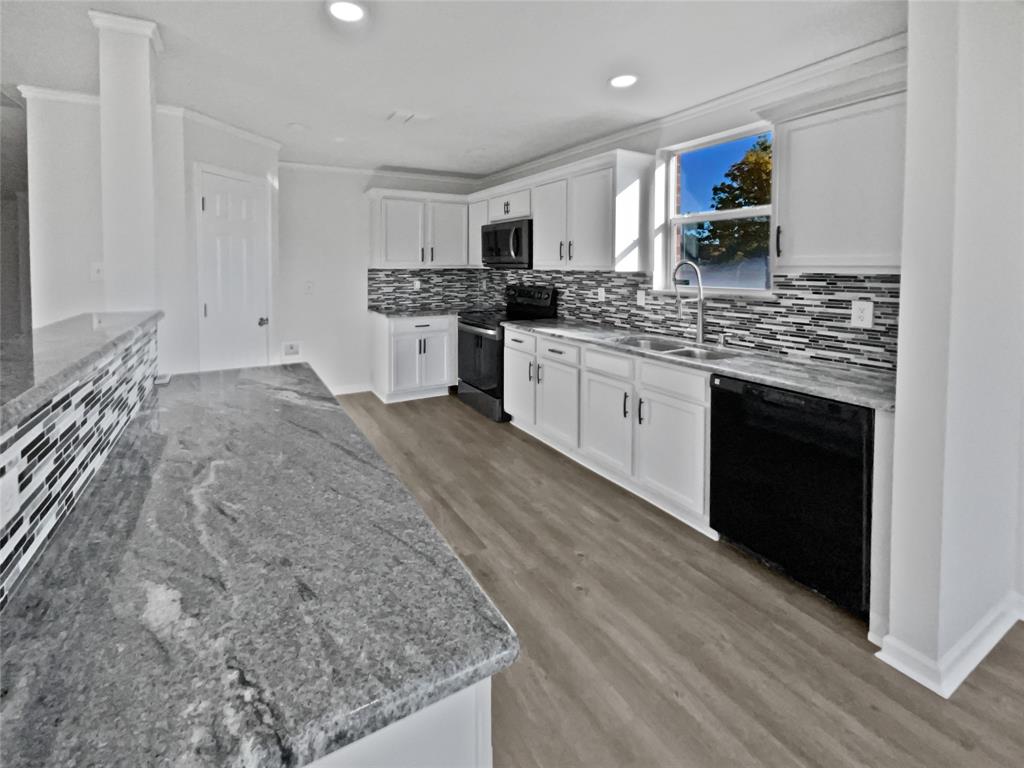 2813 Lake Vista Drive