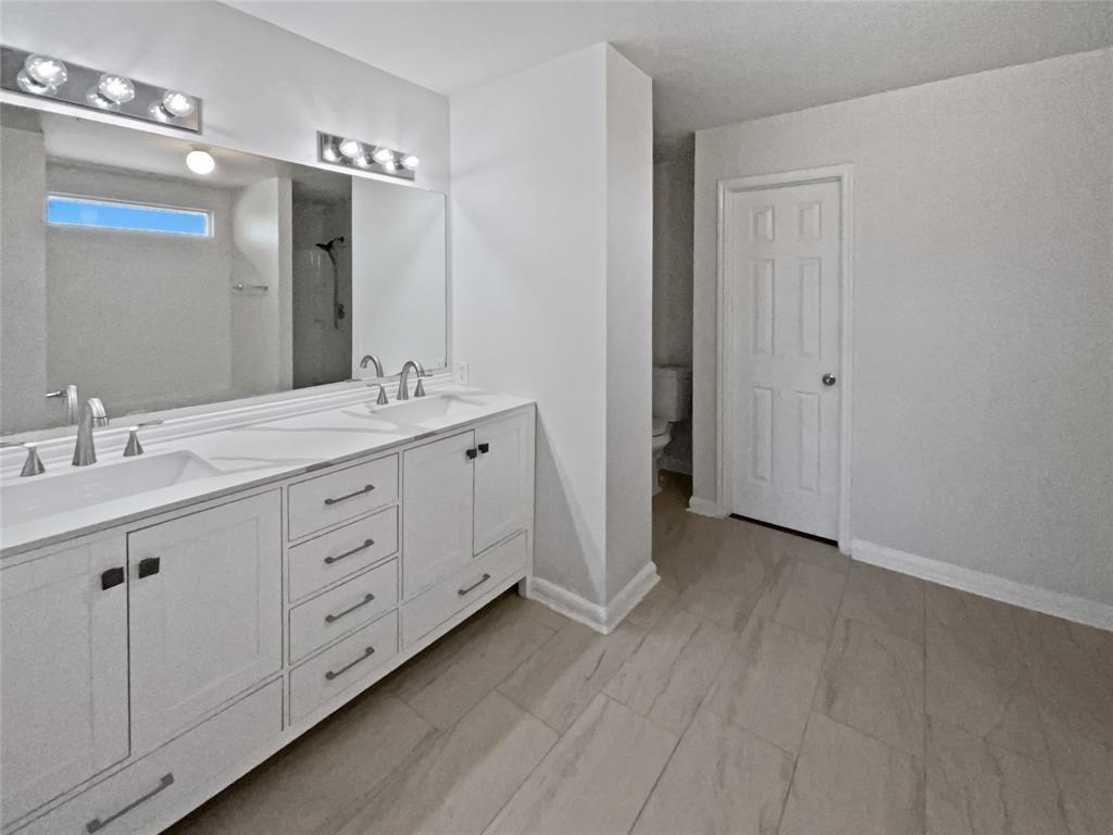 2813 Lake Vista Drive