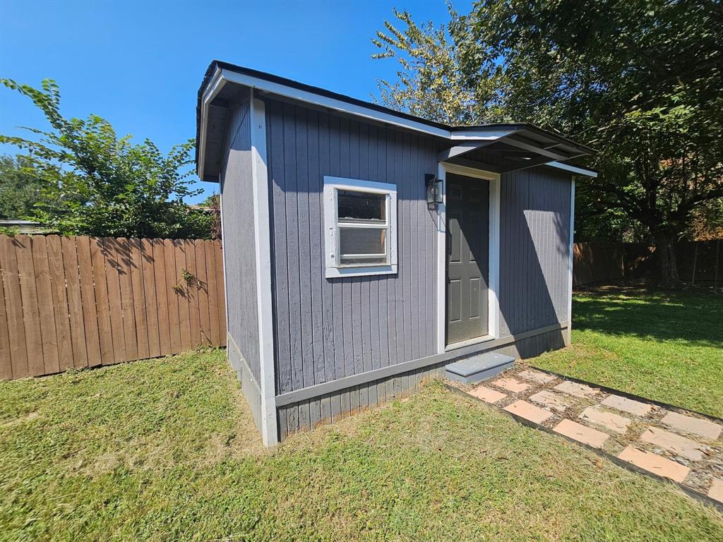 Murchison & Mcdonald By-Pass - Residential Lease