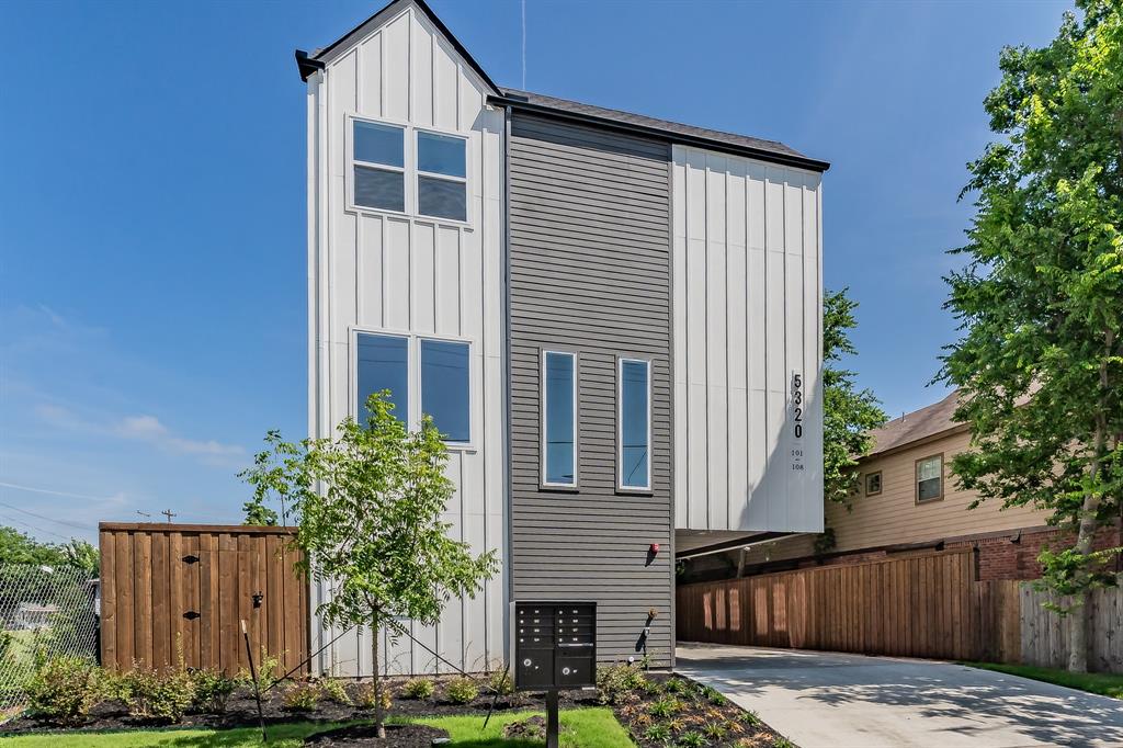 East Columbia Place - Residential