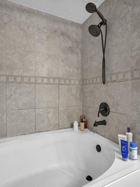 Topaz Twnhms Condo - Residential Lease