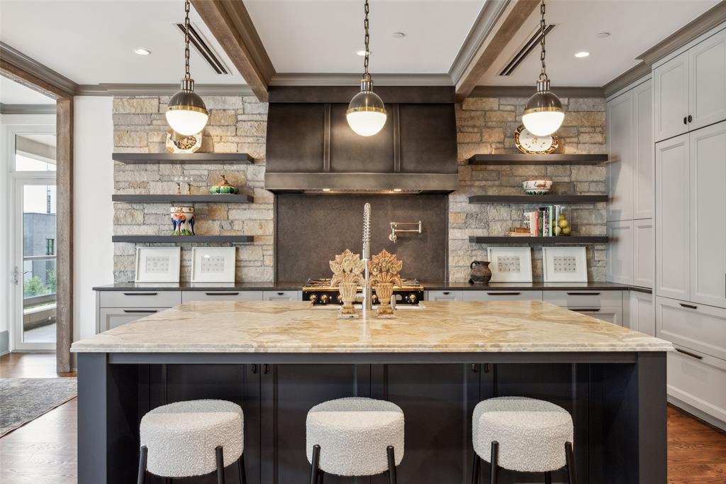 RESIDENCES @ STONELEIGH CONDOS - Residential