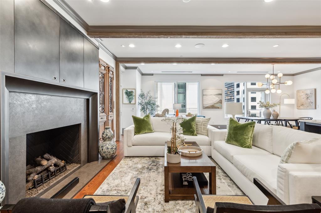 RESIDENCES @ STONELEIGH CONDOS - Residential