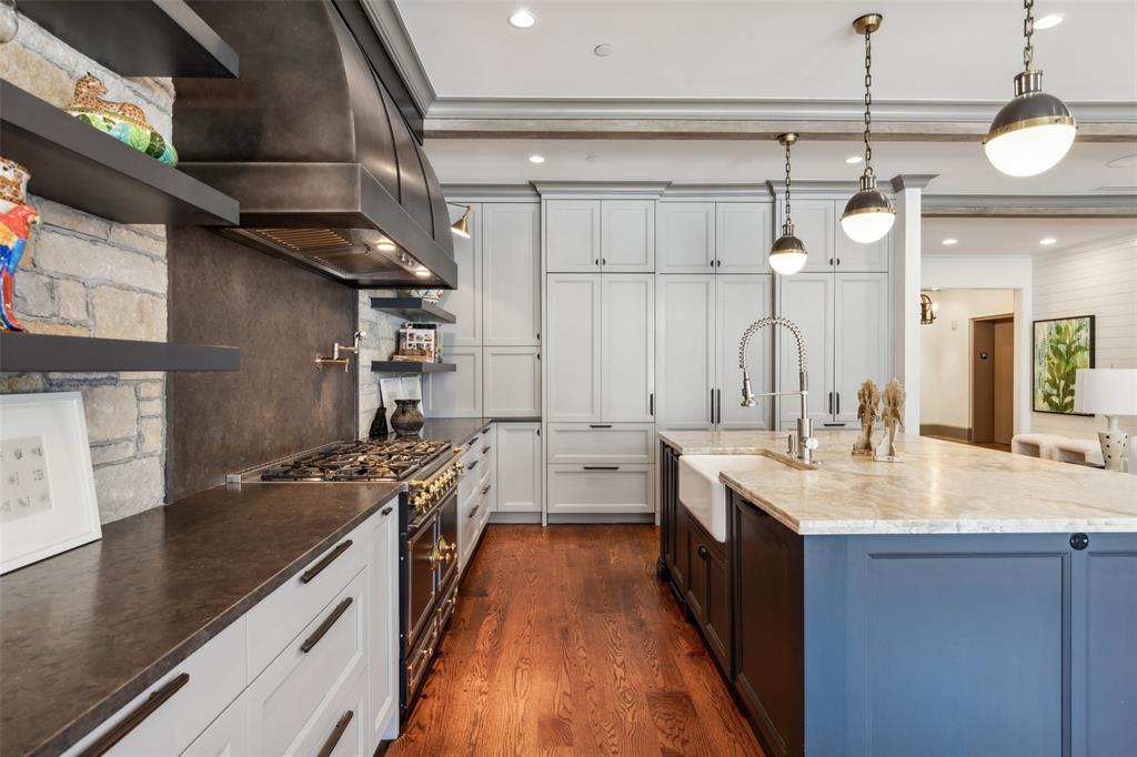 RESIDENCES @ STONELEIGH CONDOS - Residential