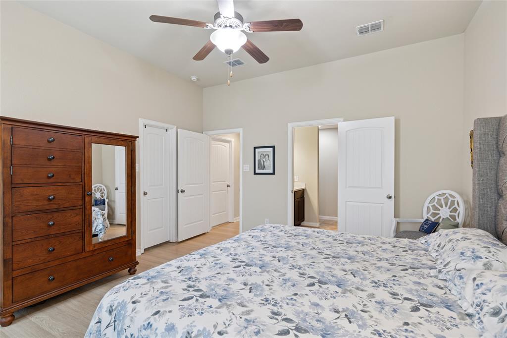 Burleson, Texas 76028, United States, 4 Bedrooms Bedrooms, ,2 BathroomsBathrooms,Residential,Active,169859