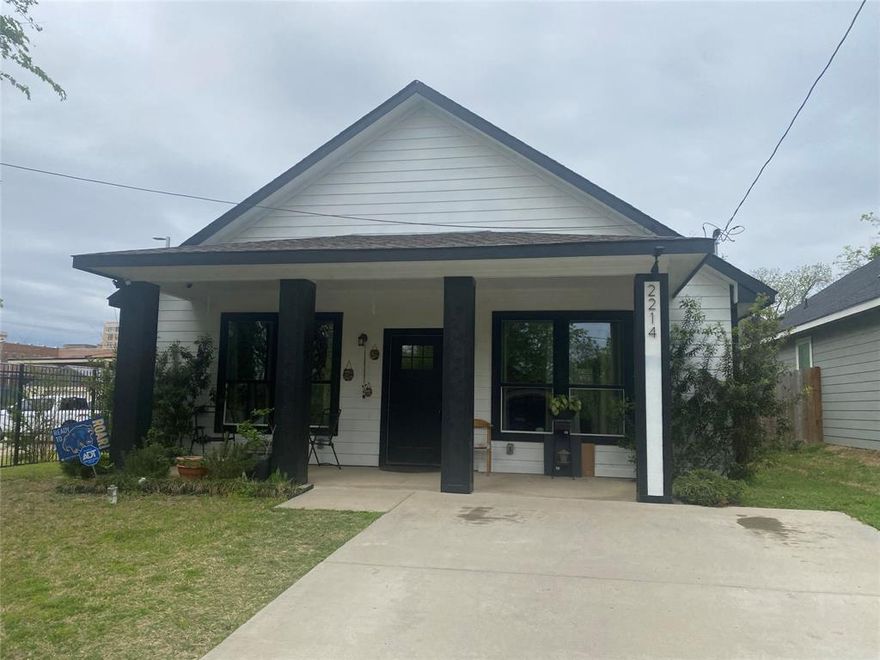 New built custom home. Located near downtown Greenville. Features a great open floor plan with plenty of natural lighting. Has various upgrades throughout and is only 30-40 minutes from various great lakes. Great size yard to enjoy the sunset daily. A must see! Includes granite countertops in kitchen as well as stove, microwave, dishwasher, great sized island with farm sink.this house offers a lot of inside space ready to enjoy family moments. This will go fast, come see it today!