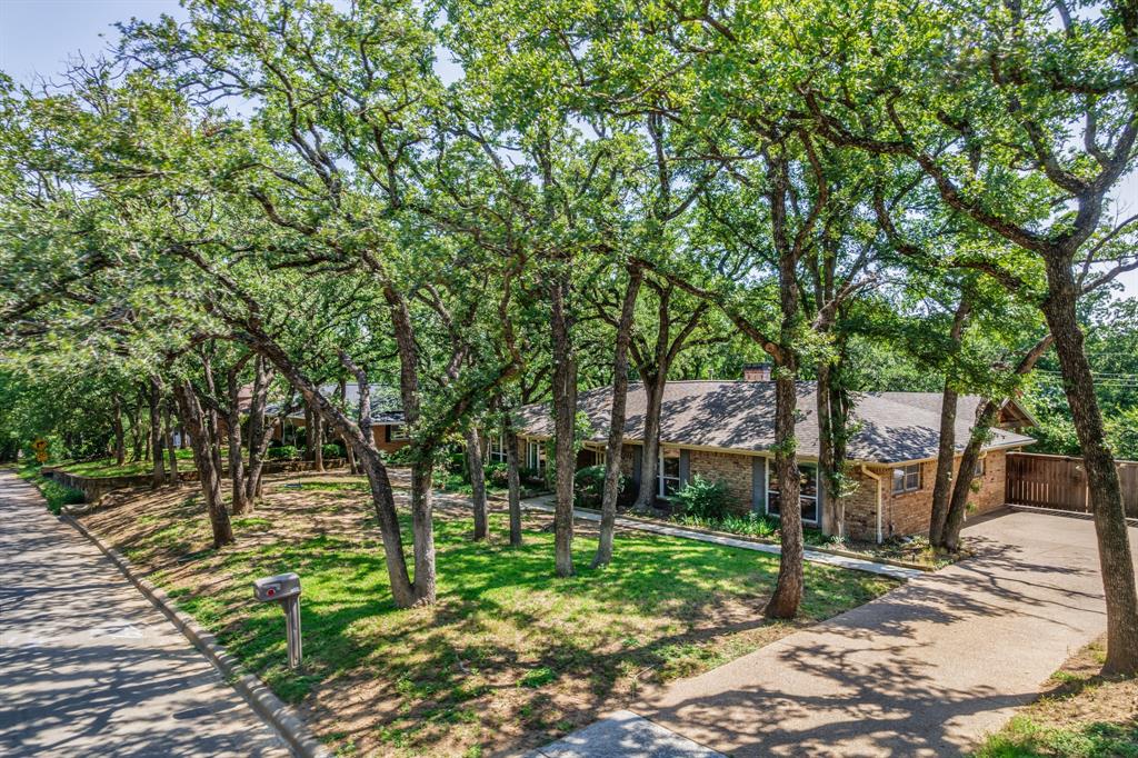 1203 Woodridge Circle