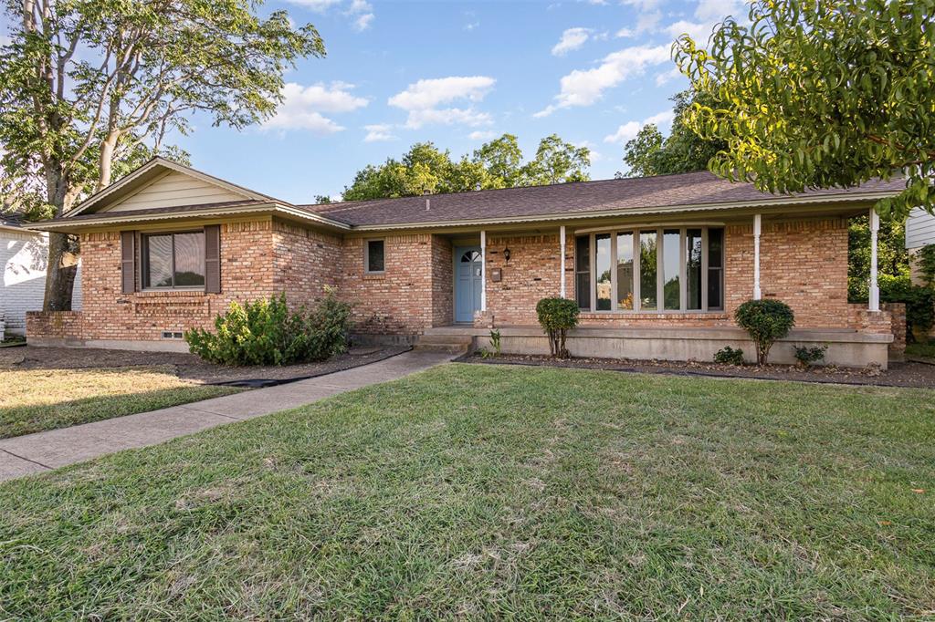 2640 Lakeland Drive