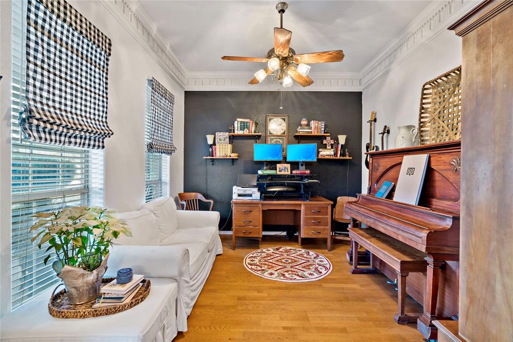 512 Brookes Way