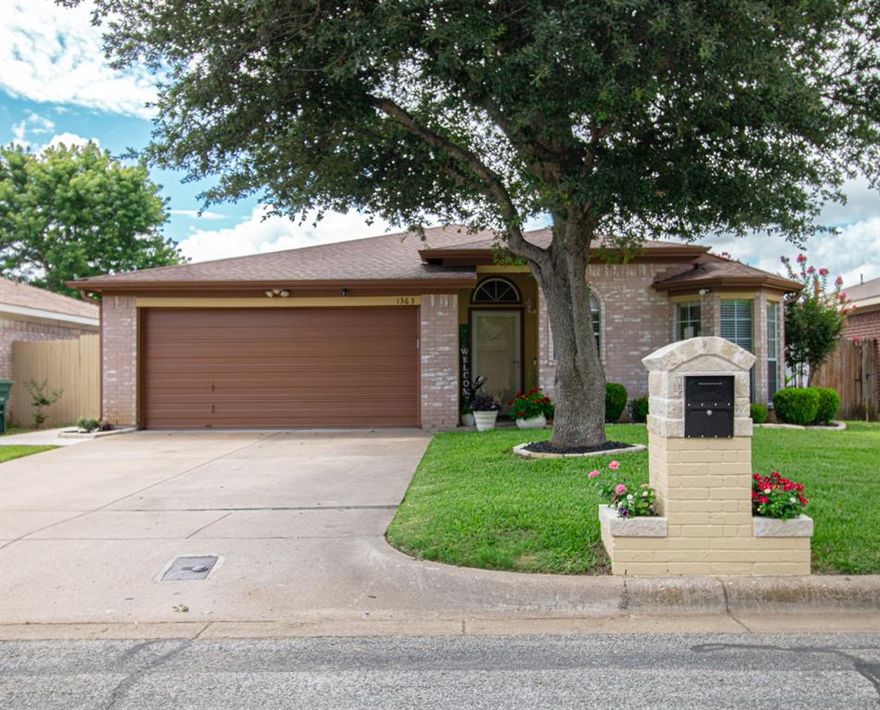 Beautiful move-in ready home with room to grow. Nestled in the Lincolnshire neighborhood, this spacious one-story home offers inviting curb appeal with mature trees, fresh paint and a beautifully updated secure mailbox. A beautiful home that has been meticulously maintained! A blend of classic charm and modern comforts with a cozy wood-burning fireplace, sizeable yard and very well-kept interior. A bright floor plan that flows seamlessly between the living room, dining area and kitchen. Enjoy the gourmet-style kitchen with ample cabinetry and modern appliances, ideal for everyday cooking and entertaining. A standout garage with sleek Epoxy flooring and built in shelving and cabinets. Huge walk-in closets in every bedroom! Carpet replaced in 2024, new exterior doors installed 2025, fresh exterior paint 2024, kitchen granite 2023.