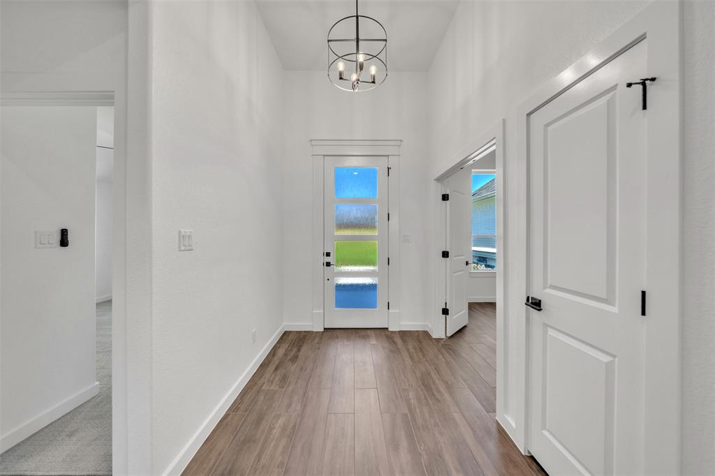 9012 Valley Oak Court