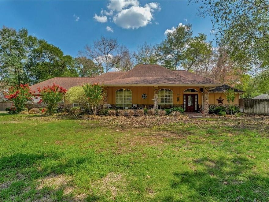 Home Sweet Home! 3 bedroom 2 bath home on a 1.22 acre lot in Chalk Branch! Formal dining room, living room with rock fireplace and hearth. Super functional kitchen with bar seating and a pantry. Split bedroom plan. Sunroom. Large, fenced backyard. Great space!!